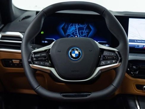 Used 2025 BMW i4 xDrive40i w/ Premium Package image 15