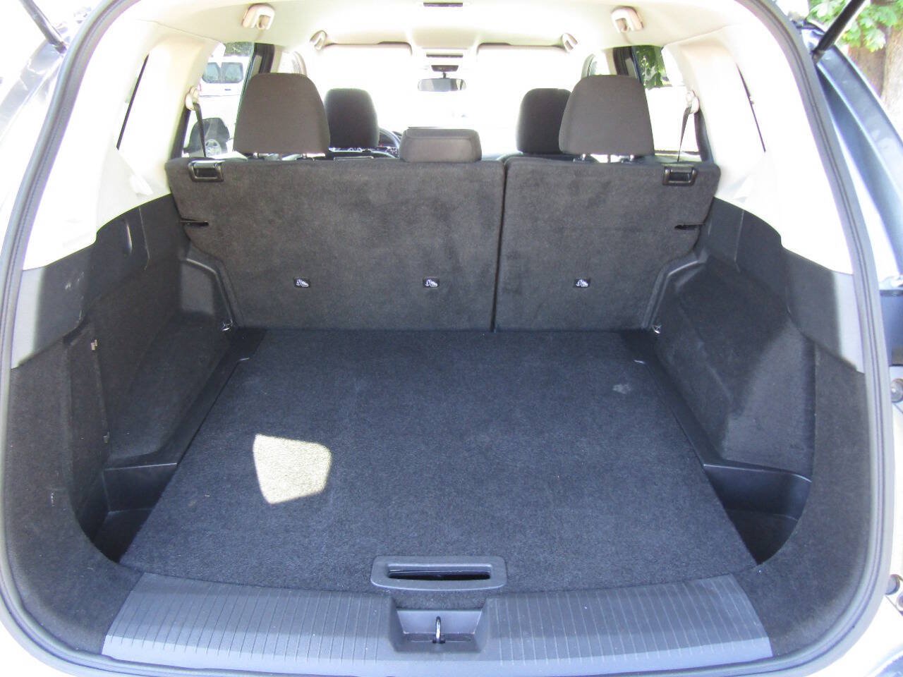 Used 2024 Nissan Rogue S AWD/4WD image 23