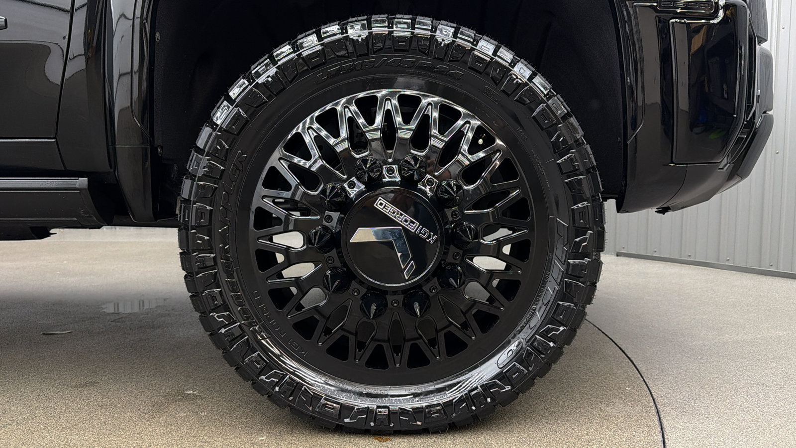 Used 2025 GMC Sierra 3500 Denali Ultimate AWD/4WD image 10