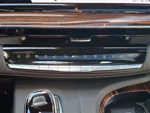 Certified 2023 Cadillac Escalade Premium Luxury AWD/4WD image 21