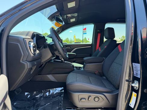 Used 2024 Chevrolet Colorado Z71 w/ Z71 Convenience Package 2 AWD/4WD image 14