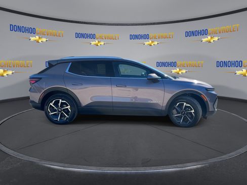 New 2026 Chevrolet Equinox EV LT image 12