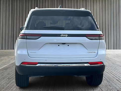 New 2025 Jeep Grand Cherokee Limited w/ Luxury Tech Group II image 4