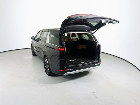 Used 2024 Kia Carnival EX FWD image 27