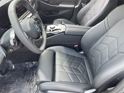 New 2026 BMW i5 eDrive40 w/ Premium Package image 19