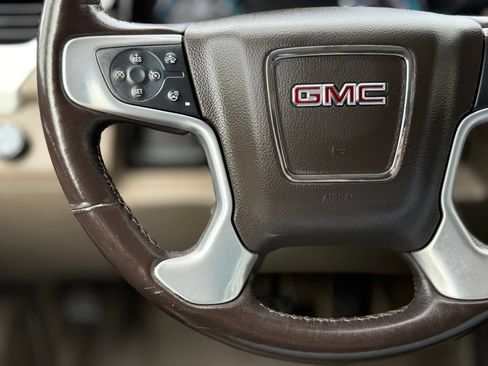 Used 2020 GMC Yukon XL SLT w/ Open Road Package AWD/4WD image 26