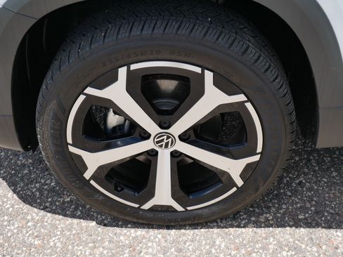 Certified 2025 Volkswagen Taos SEL AWD/4WD image 15