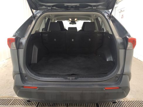 Used 2019 Toyota RAV4 LE FWD image 29