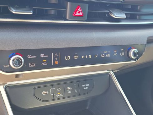 New 2026 Kia Carnival EX image 26