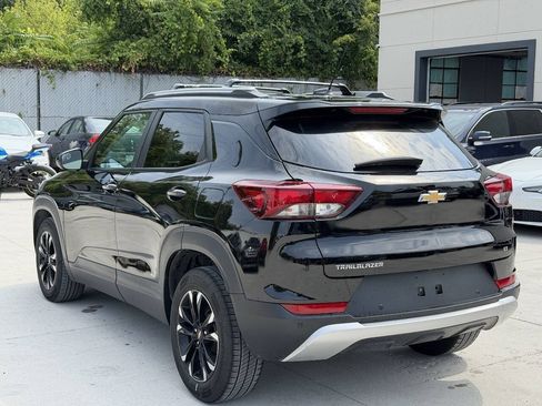 Used 2023 Chevrolet TrailBlazer LT w/ Convenience Package FWD image 5