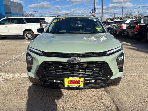 Used 2024 Chevrolet Trax ACTIV w/ Driver Confidence Package image 3