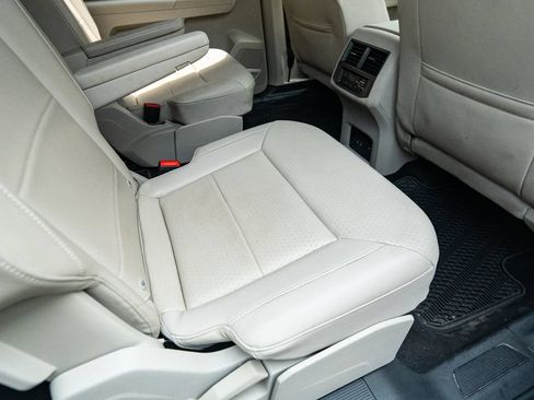 Used 2021 Volkswagen Atlas SE FWD image 17