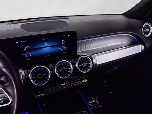 Used 2022 Mercedes-Benz GLB 250 image 20