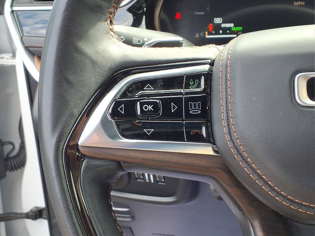 Certified 2022 Jeep Grand Cherokee Summit w/ Luxury Tech Group V AWD/4WD image 13