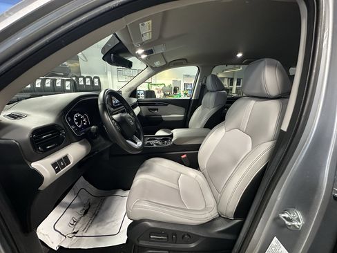 Used 2024 Honda Pilot EX-L image 8