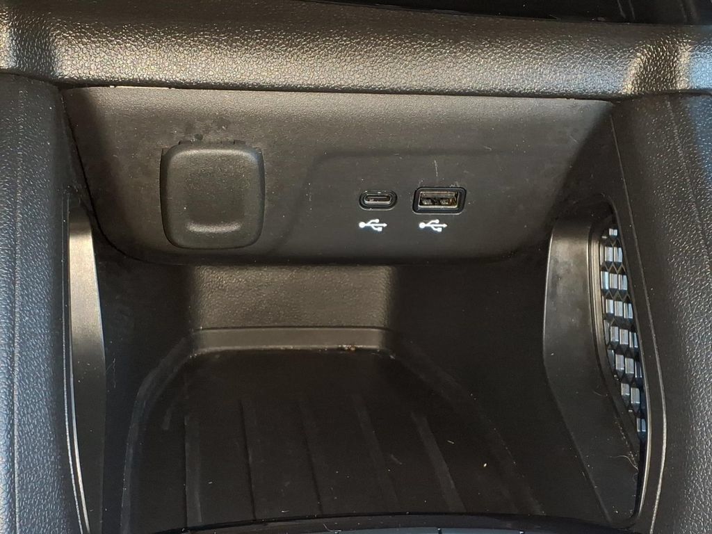 Used 2024 Chevrolet TrailBlazer LT AWD/4WD image 24