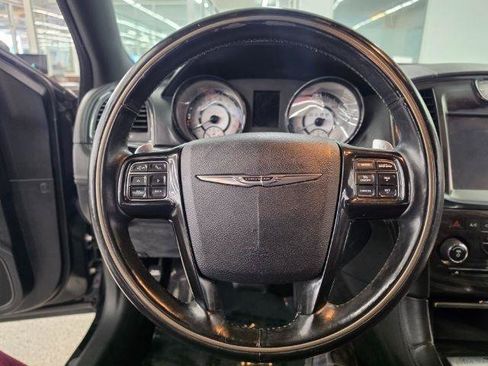 Used 2013 Chrysler 300 C RWD image 10