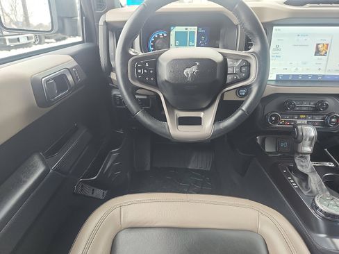 Used 2024 Ford Bronco Wildtrak image 10