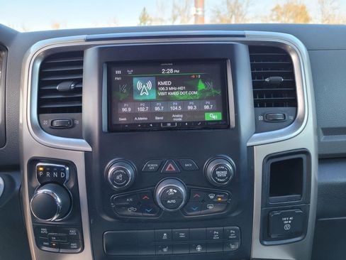 Used 2018 RAM 1500 Big Horn AWD/4WD image 23