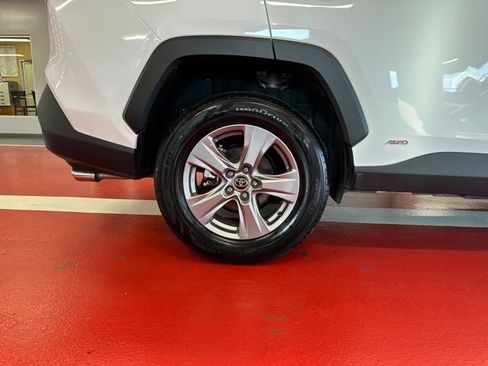 Used 2025 Toyota RAV4 XLE AWD/4WD image 29