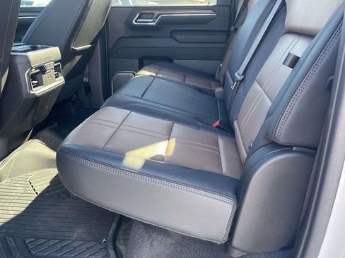 Used 2024 Chevrolet Silverado 2500 High Country w/ High Country Premium Package image 12