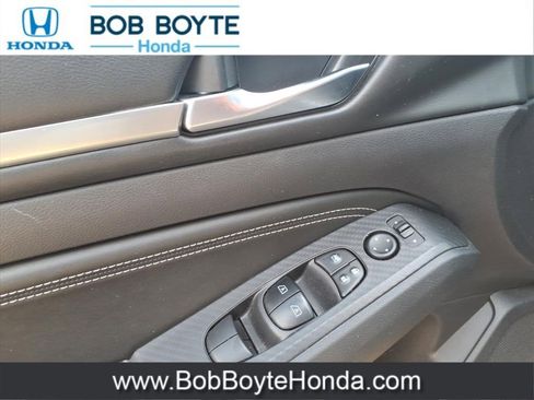 Used 2019 Nissan Altima 2.5 SV image 11