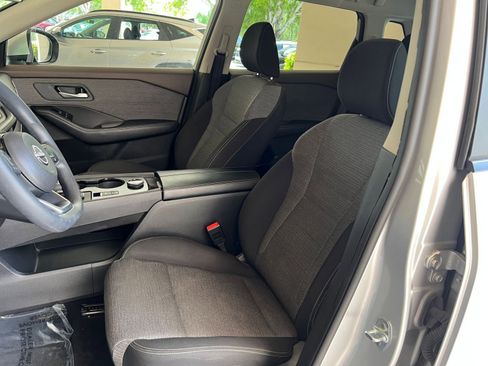 Used 2023 Nissan Rogue SV image 27