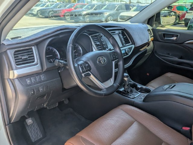 Used 2019 Toyota Highlander Limited AWD/4WD image 33