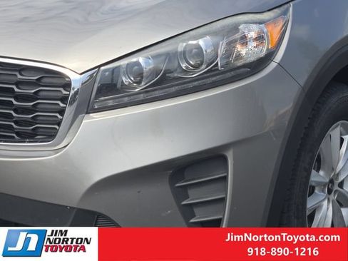 Used 2019 Kia Sorento AWD V6 image 10