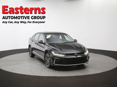Used 2025 Volkswagen Jetta SE FWD image 49