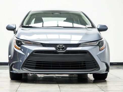 Used 2024 Toyota Corolla LE FWD image 7