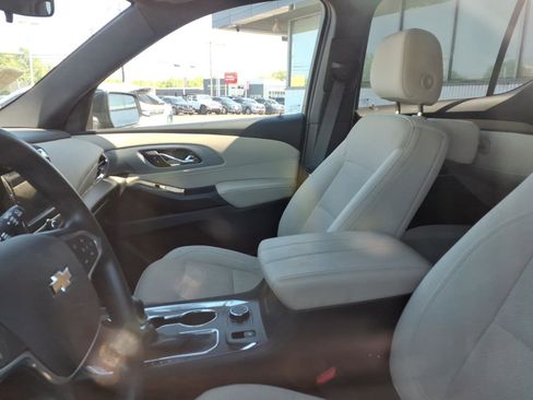 Used 2023 Chevrolet Traverse LS AWD/4WD image 6