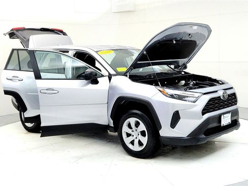 Used 2024 Toyota RAV4 LE image 12
