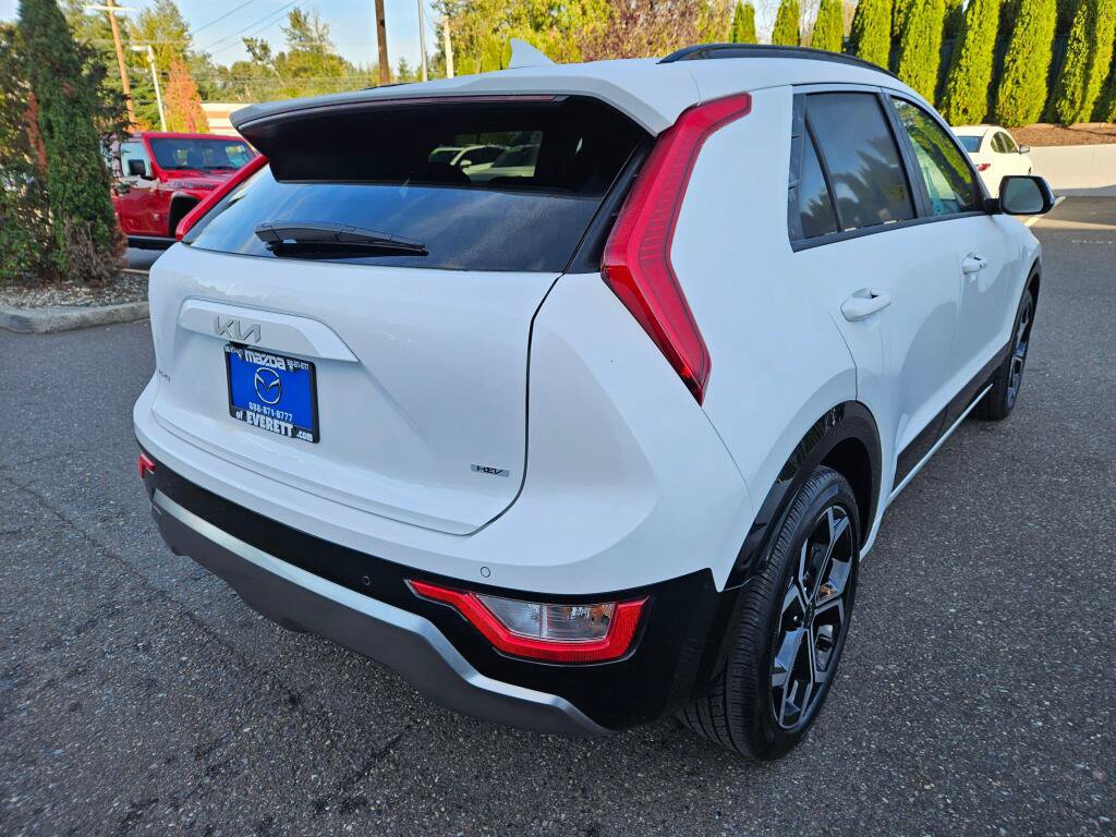 Used 2025 Kia Niro EX Touring FWD image 5