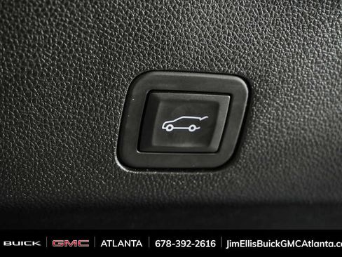 Used 2025 Chevrolet Tahoe LT image 34