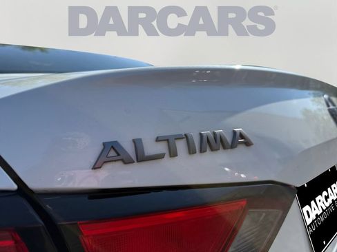 Used 2024 Nissan Altima 2.5 SR FWD image 31
