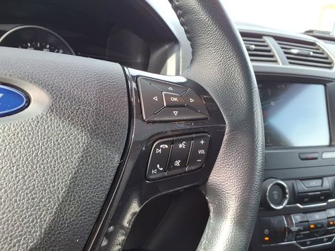 Certified 2019 Ford Explorer XLT w/ Equipment Group 202A image 20