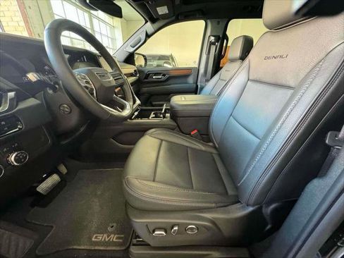Certified 2025 GMC Yukon XL Denali image 13