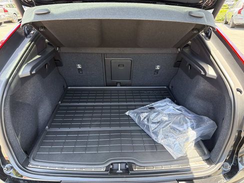 Certified 2023 Volvo C40 P8 Recharge Ultimate w/ Protection Package Premier AWD/4WD image 23