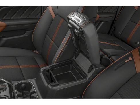Used 2024 GMC Canyon AT4X AWD/4WD image 9