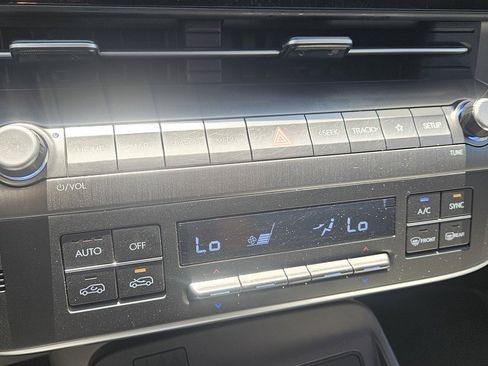 Used 2025 Hyundai Kona Limited AWD/4WD image 13