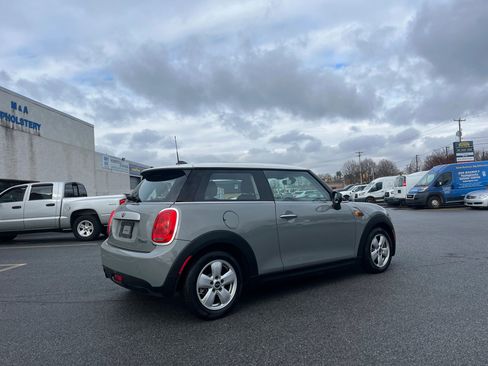 Used 2014 MINI Cooper 2-Door Hardtop image 5