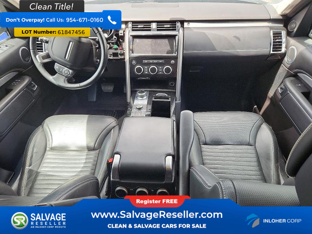 Used 2017 Land Rover Discovery First Edition AWD/4WD image 11