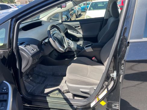 Used 2013 Toyota Prius Two FWD image 10