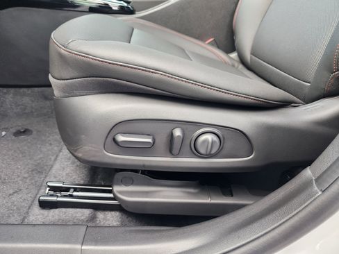 New 2026 Chevrolet Trax RS w/ Sunroof Package image 25