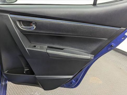 Used 2018 Toyota Corolla XSE FWD image 19