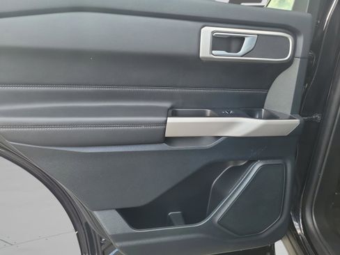 Used 2023 Ford Explorer XLT w/ Equipment Group 202A image 15