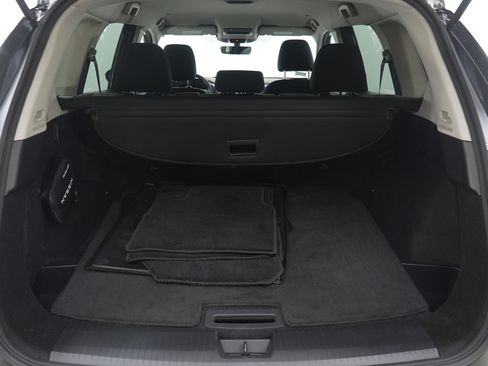 Used 2022 Nissan Rogue SV image 9