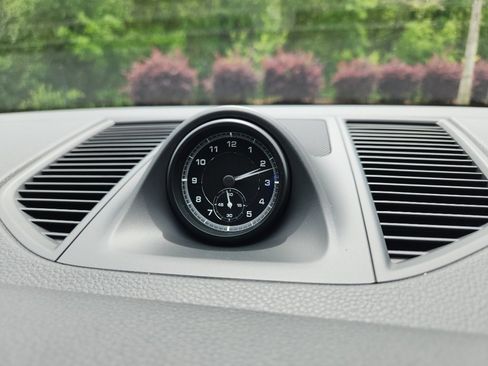 New 2026 Porsche Macan image 25