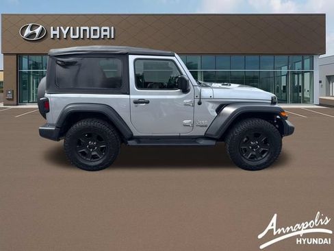 Used 2019 Jeep Wrangler Sport AWD/4WD image 6